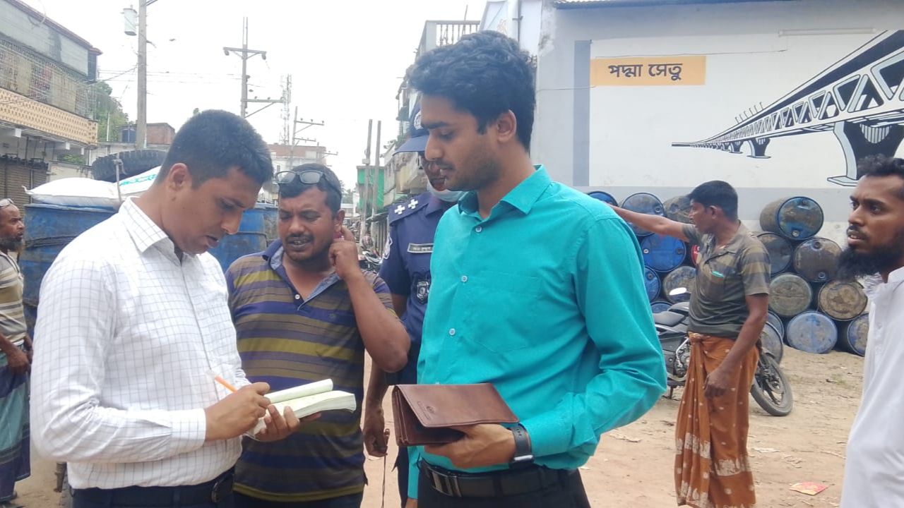 মণিরামপুরে বেনামী কোম্পানিসহ দুই প্রতিষ্ঠানকে লাখ টাকা জরিমানা