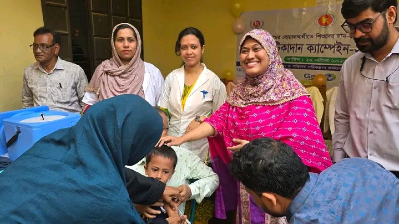 বোয়ালখালীতে হাম-রুবেলা টিকাদান কর্মসূচির উদ্বোধন 