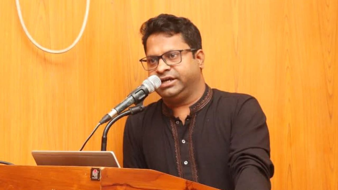 কৃষিতে নতুন সম্ভাবনা, শেকৃবিতে সফল মণিরামপুরের আলমগীর কবীর