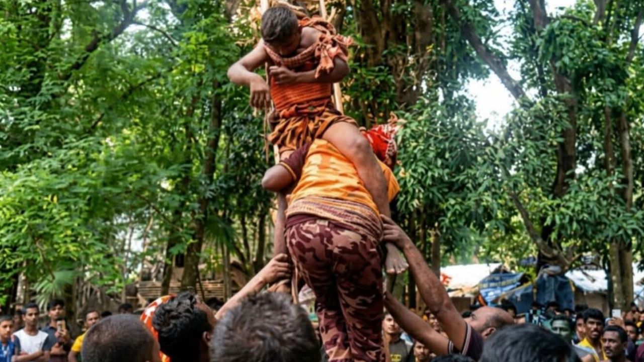 মণিরামপুরে আম পাড়ার সময় বিদ্যুৎস্পৃষ্ট হয়ে যুবকের মৃত্যু