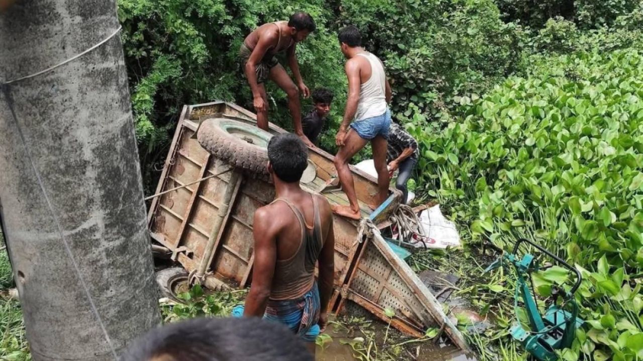 নোয়াখালীতে নসিমন উল্টে ব্যবসায়ীর মৃত্যু