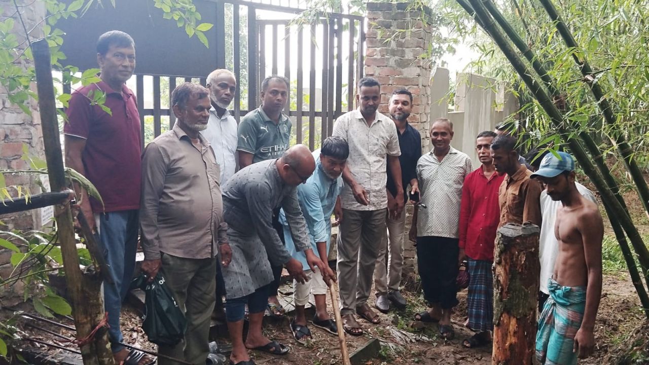 বোয়ালখালীতে শাকপুরা সার্বজনীন সঞ্জীব-মনিবালা স্মৃতি বৌদ্ধ শ্মশানের কাঁচা সড়কের ইট বিছানো কাজ উদ্বোধন 