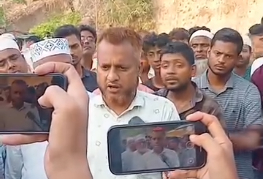 ছেলে হত্যার বর্ণনায় ভেঙে পড়লেন বাবা, জানাজা ঘিরে শোক ও ক্ষোভ